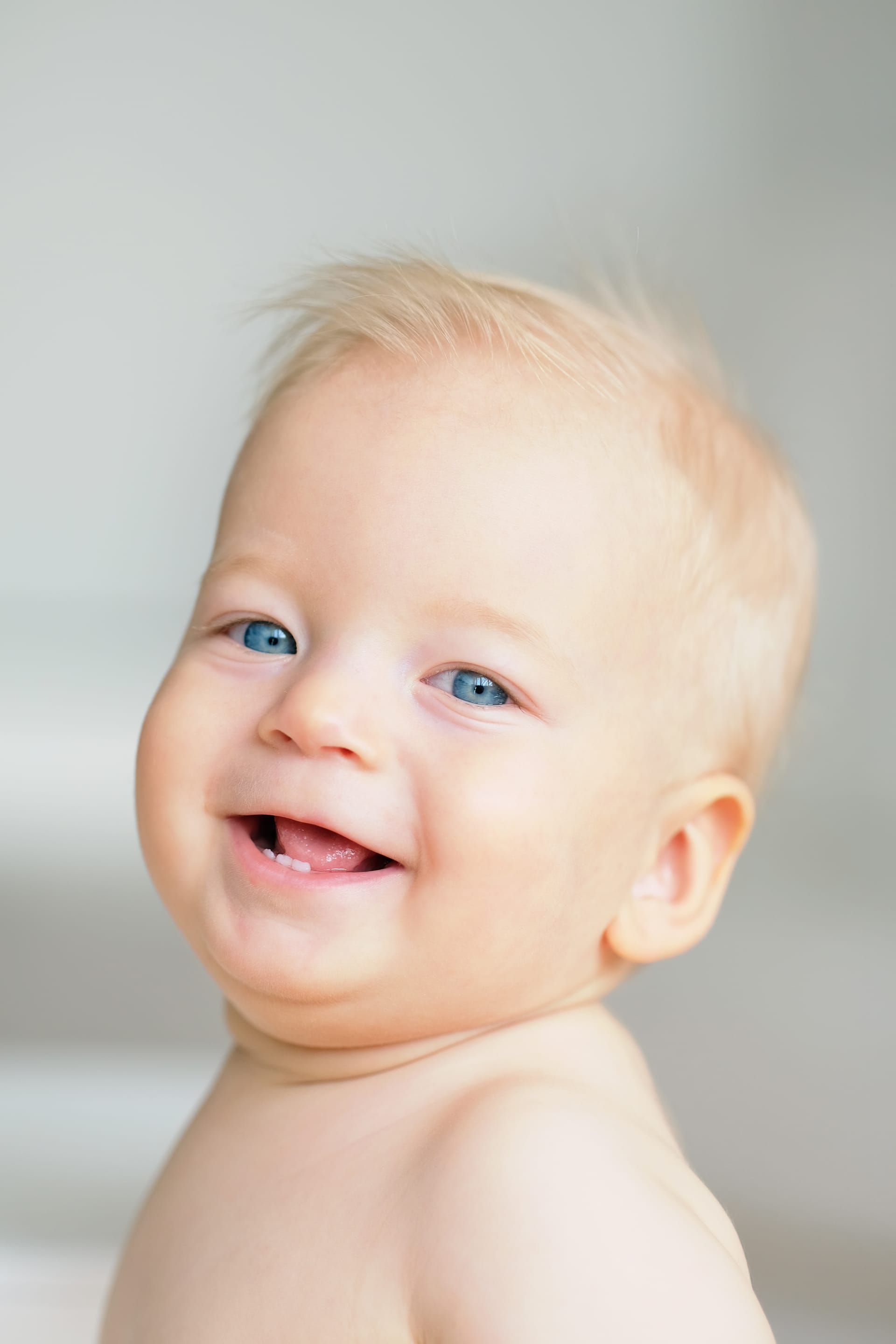 Baby photoshoot boy with blue eyes infant photography