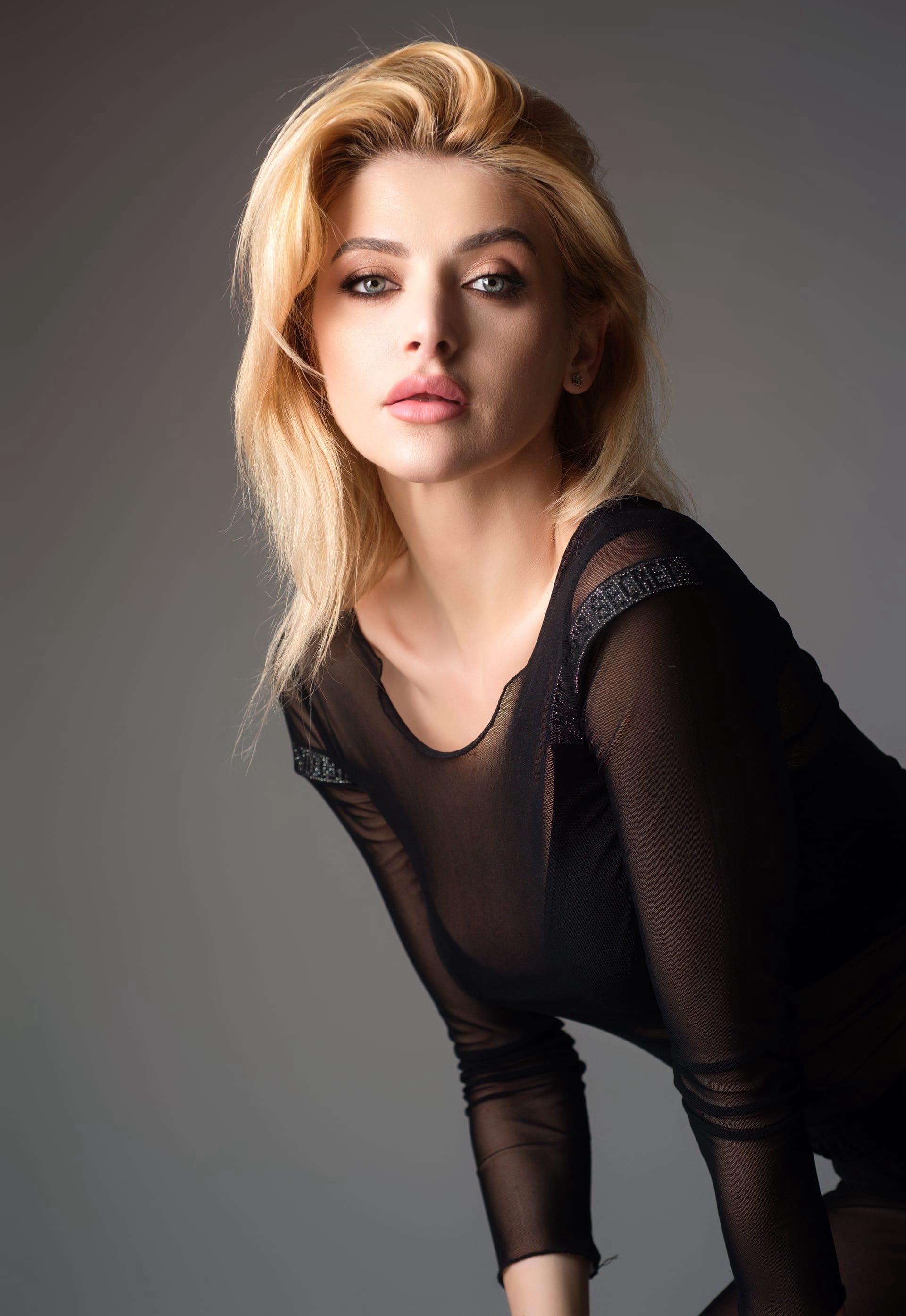 Beautiful mature woman images 15