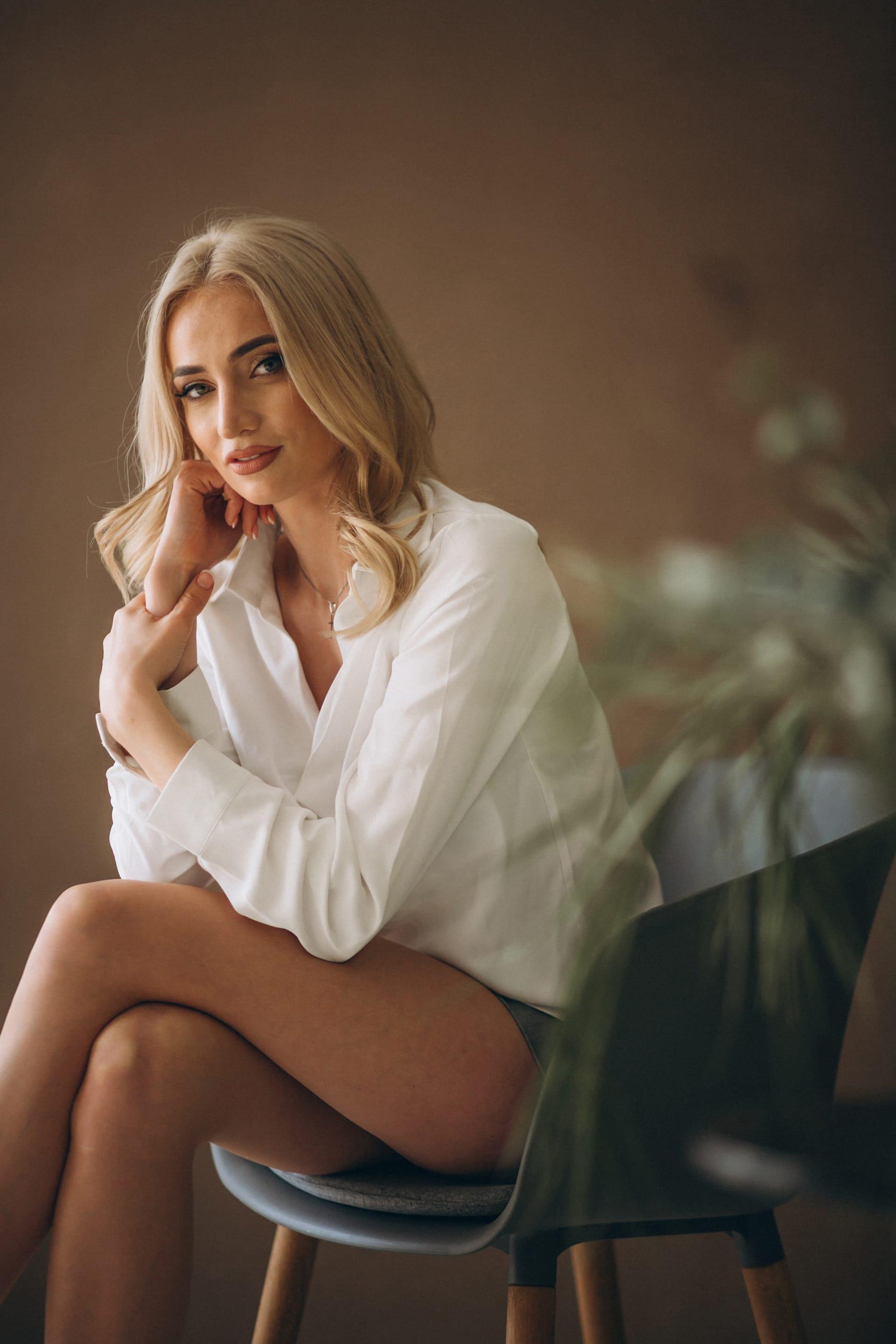 Beautiful woman photo 13