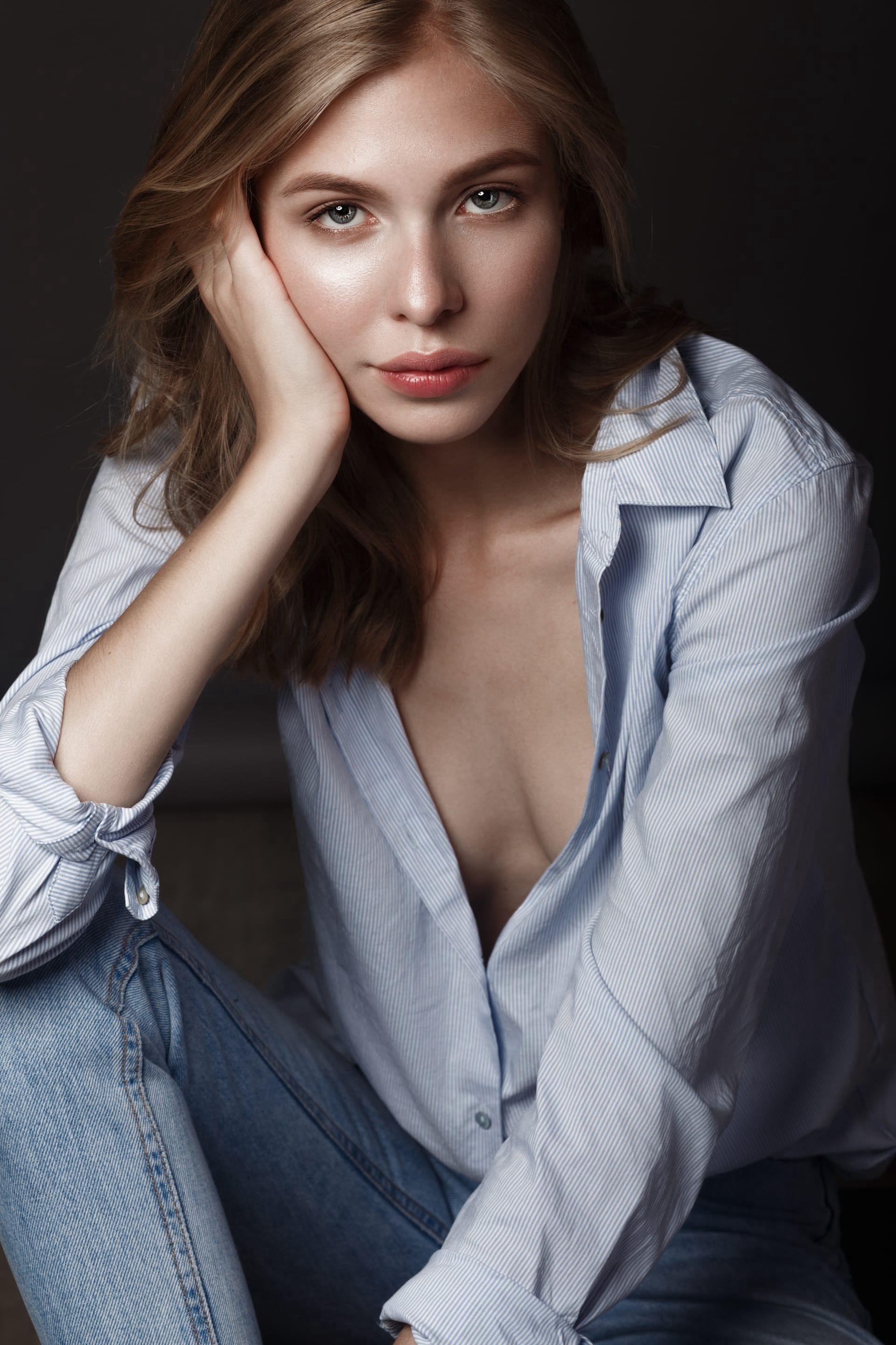 Pretty female pictures 17