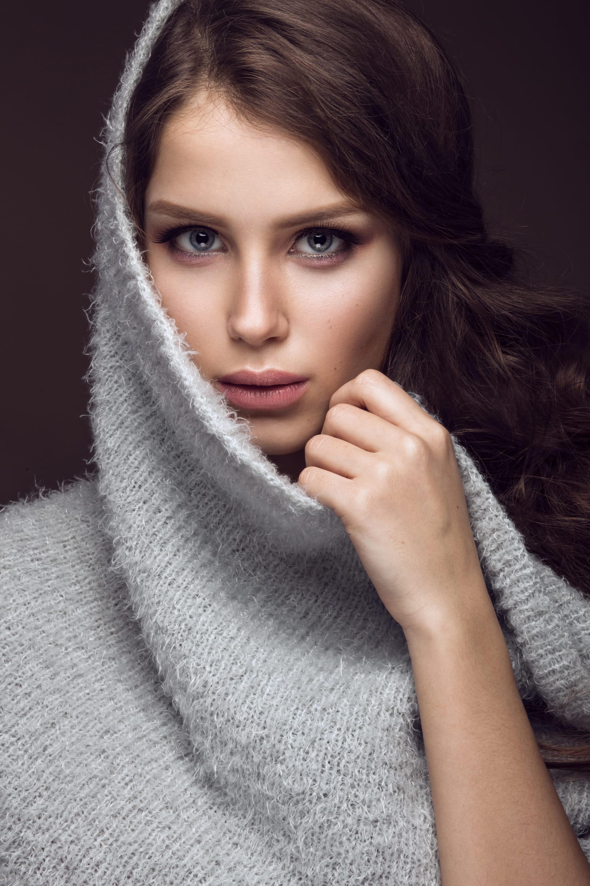 Make up warm sweater long straight hair picture