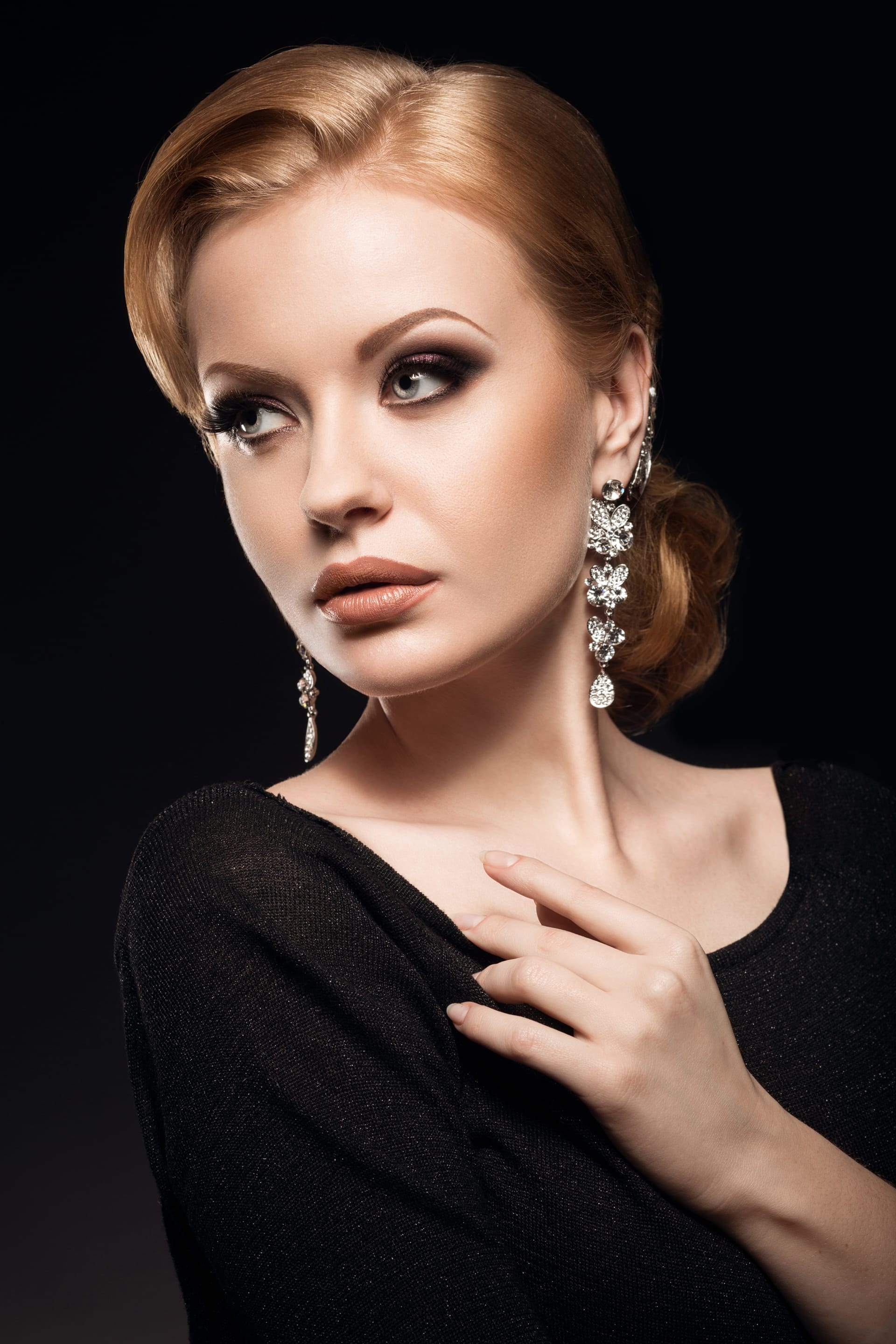 Portrait young woman with elegant hairstyle aesthetic profile pics