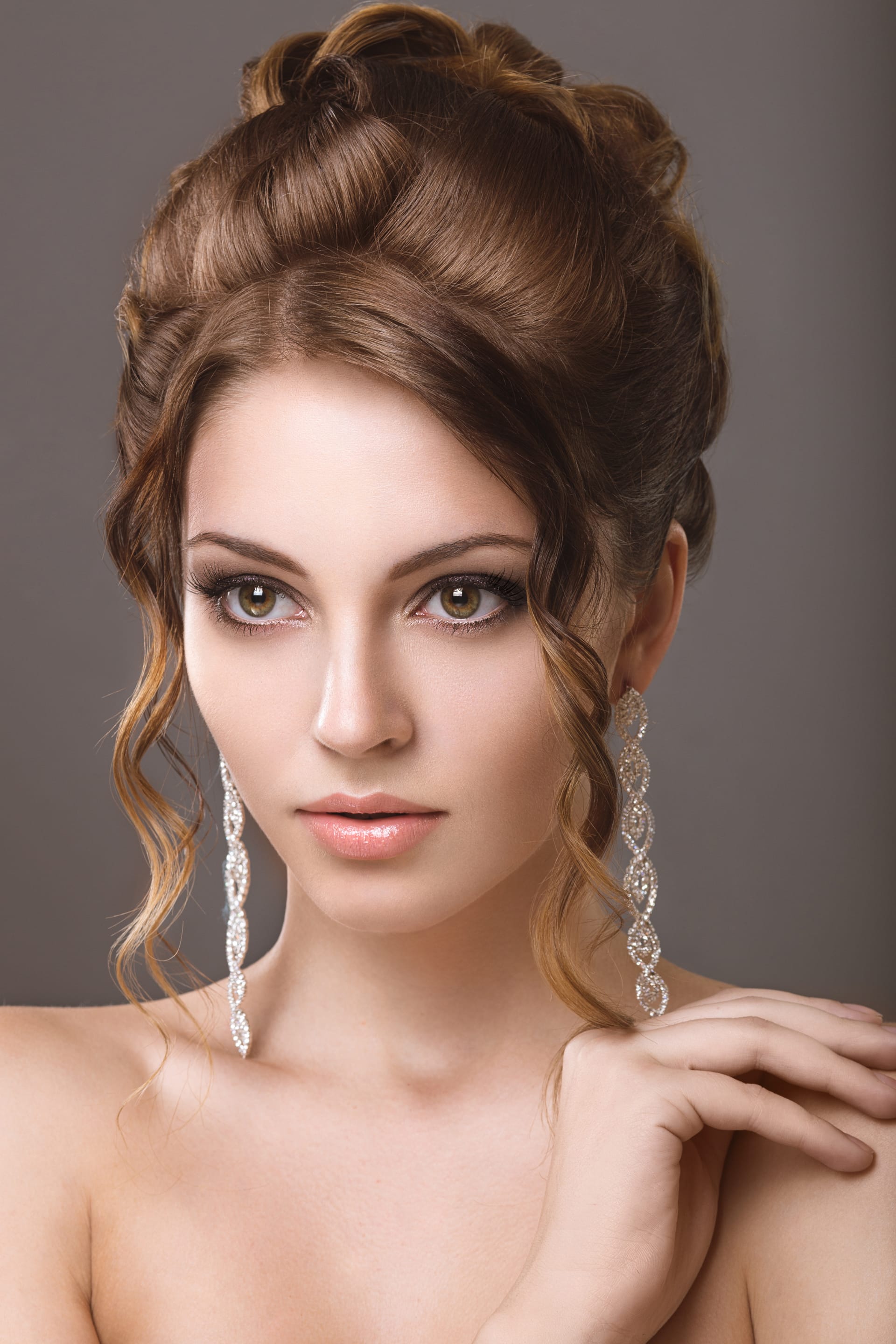 Portrait young woman with elegant hairstyle picture aesthetic profile pics
